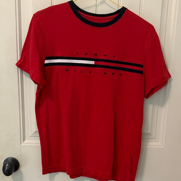 Tommy Hilfiger Classic Red Short Sleeve Tee - Picture 1 of 3